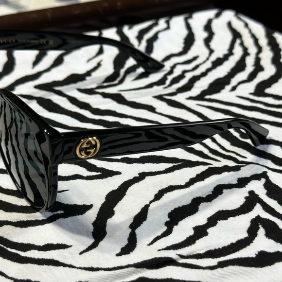 Gucci Wide Fit Sunglasses Brand New - Picture 6 of 12